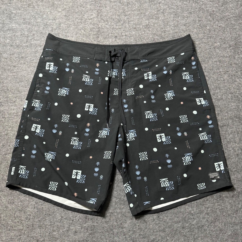 TravisMathew Mens Black Tropical Palm Print Board Shorts Size 37 A40249